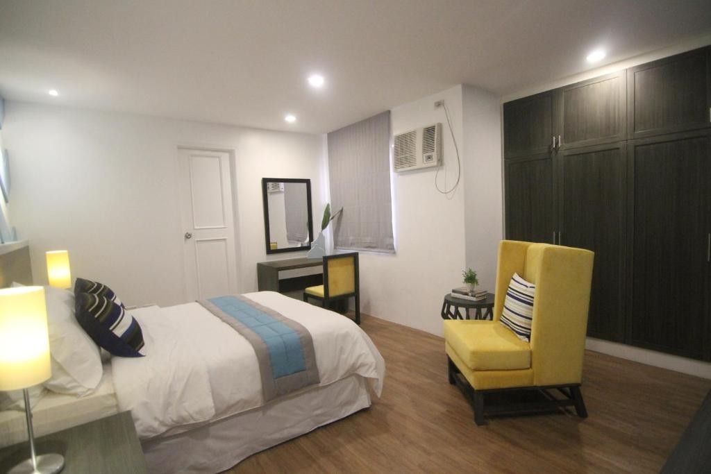 Bryan Condominium Suites 13/66