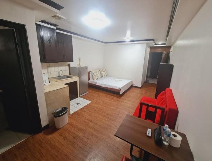Bryan Condominium Suites 10/66