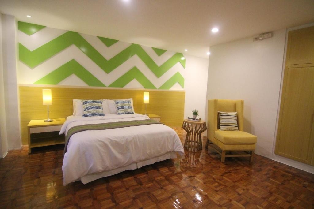 Bryan Condominium Suites 27/66