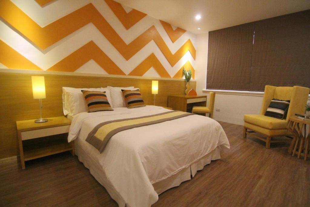 Bryan Condominium Suites 12/66