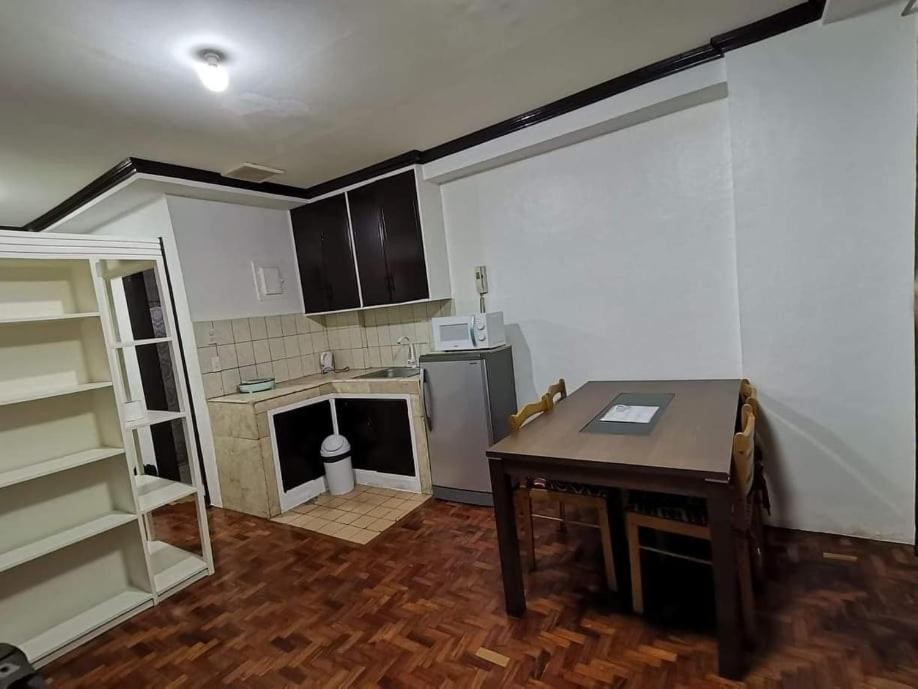 Bryan Condominium Suites 25/66