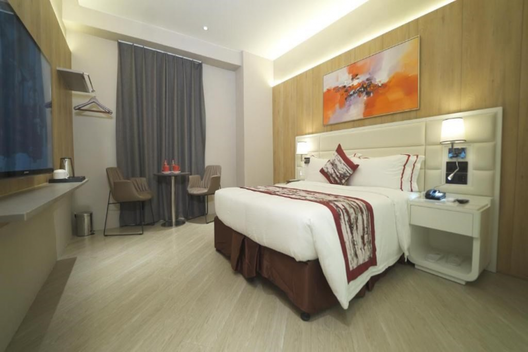 Red Hotel Cubao 6/64