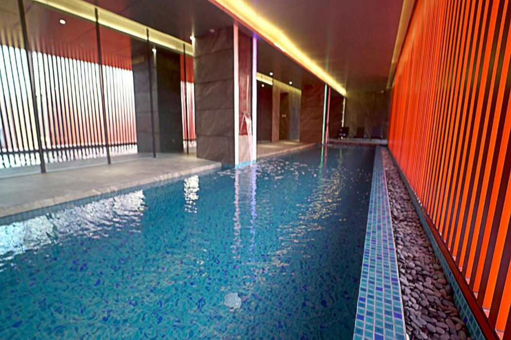 Red Hotel Cubao 35/64