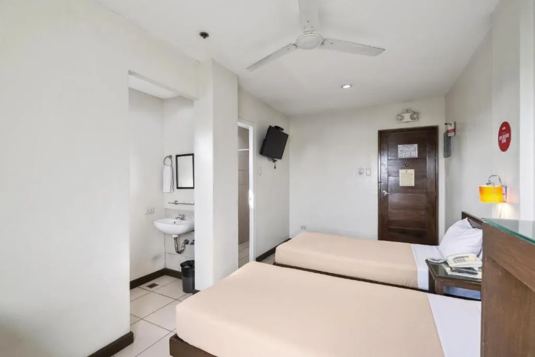 Governor Forbes Inn - Manila City Center by ZUZU 19/31
