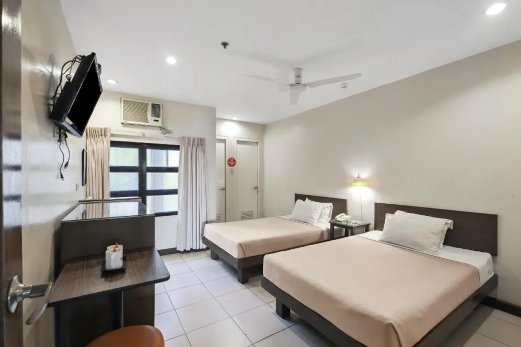 Governor Forbes Inn - Manila City Center by ZUZU 8/31