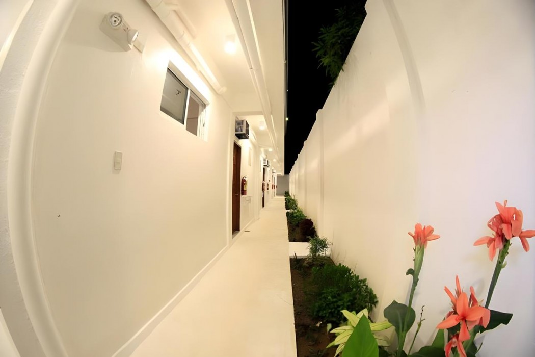 Coron Bluewave Hotel 7/75