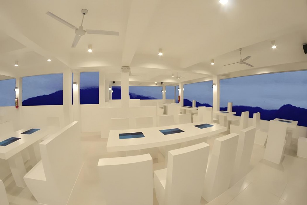 Coron Bluewave Hotel 68/75