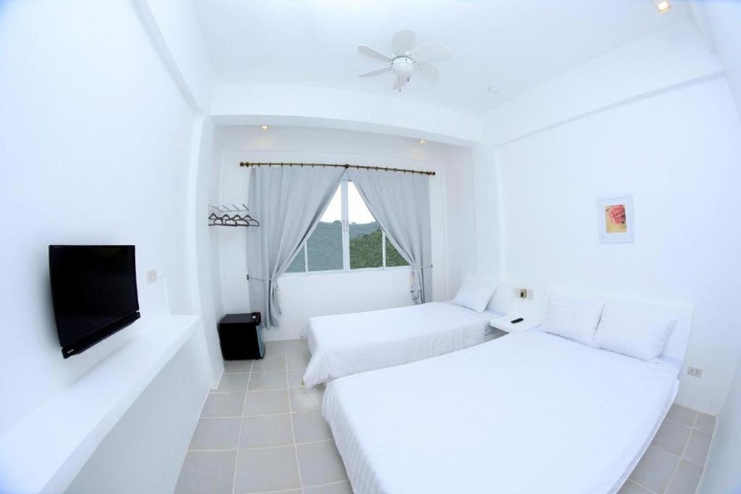Coron Bluewave Hotel 33/75
