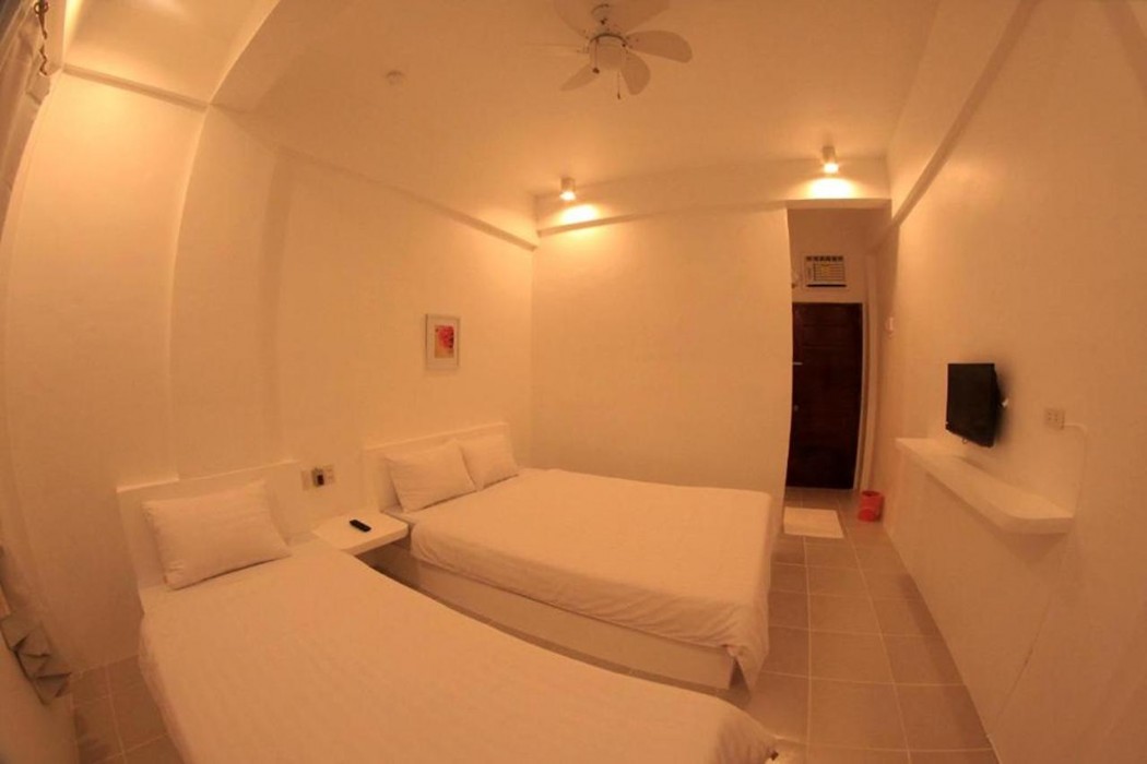 Coron Bluewave Hotel 34/75