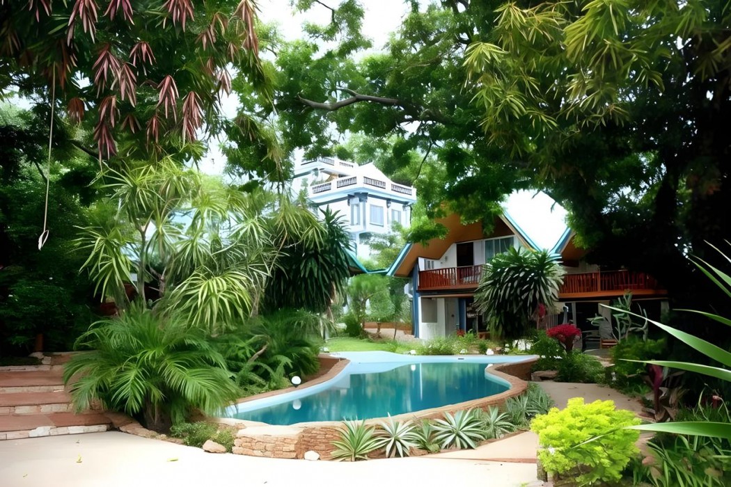Coron Bluewave Hotel 4/75