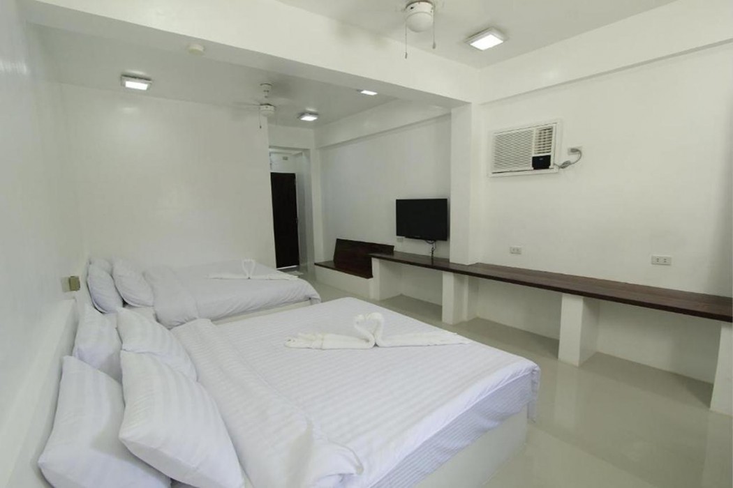 Coron Bluewave Hotel 10/75