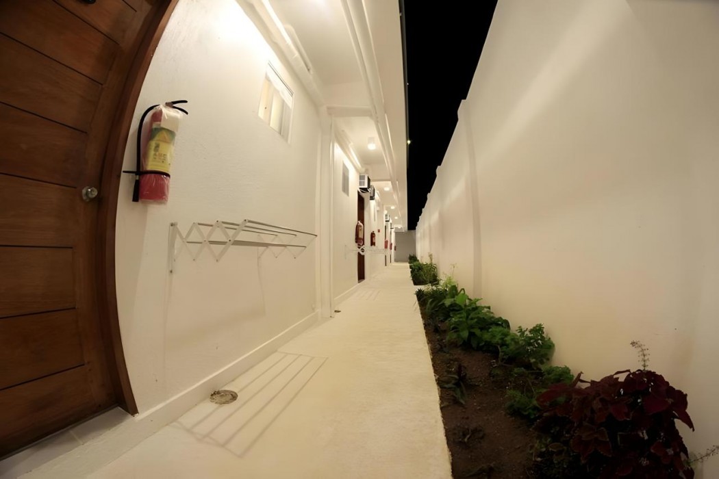 Coron Bluewave Hotel 8/75