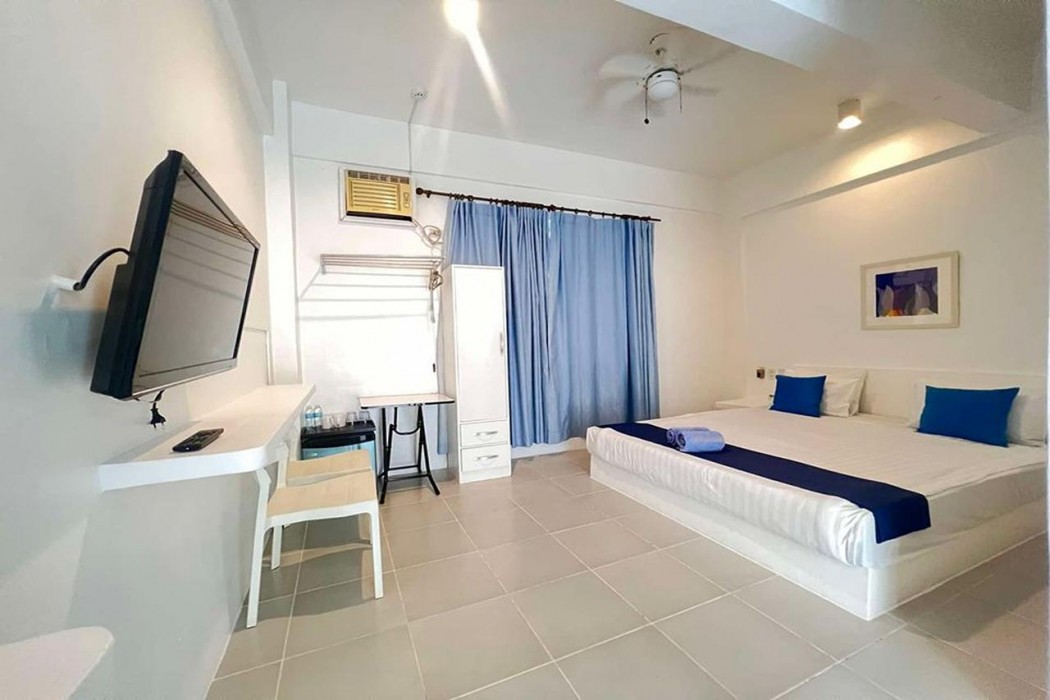 Coron Bluewave Hotel 19/75