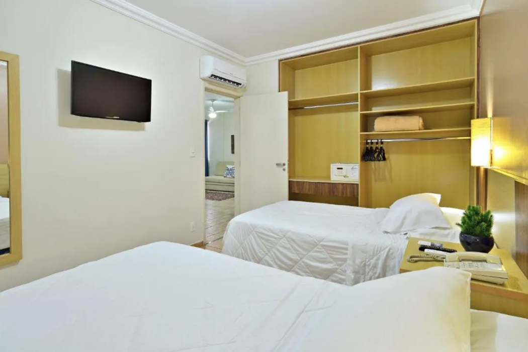Plaza Inn Flat Araxa 10/32