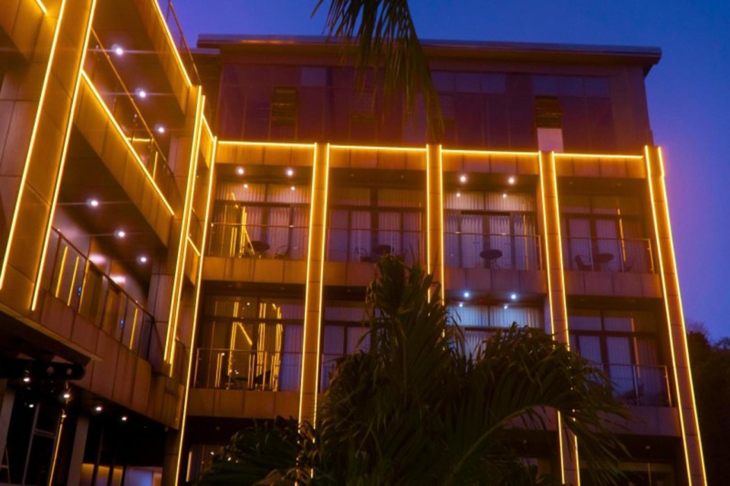 Vienna Hotel 2/65