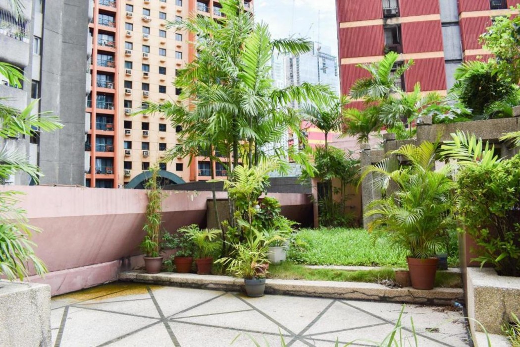 Sunette Tower Suites Makati City Center 42/75