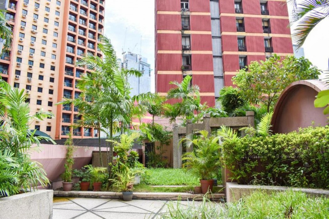 Sunette Tower Suites Makati City Center 40/75