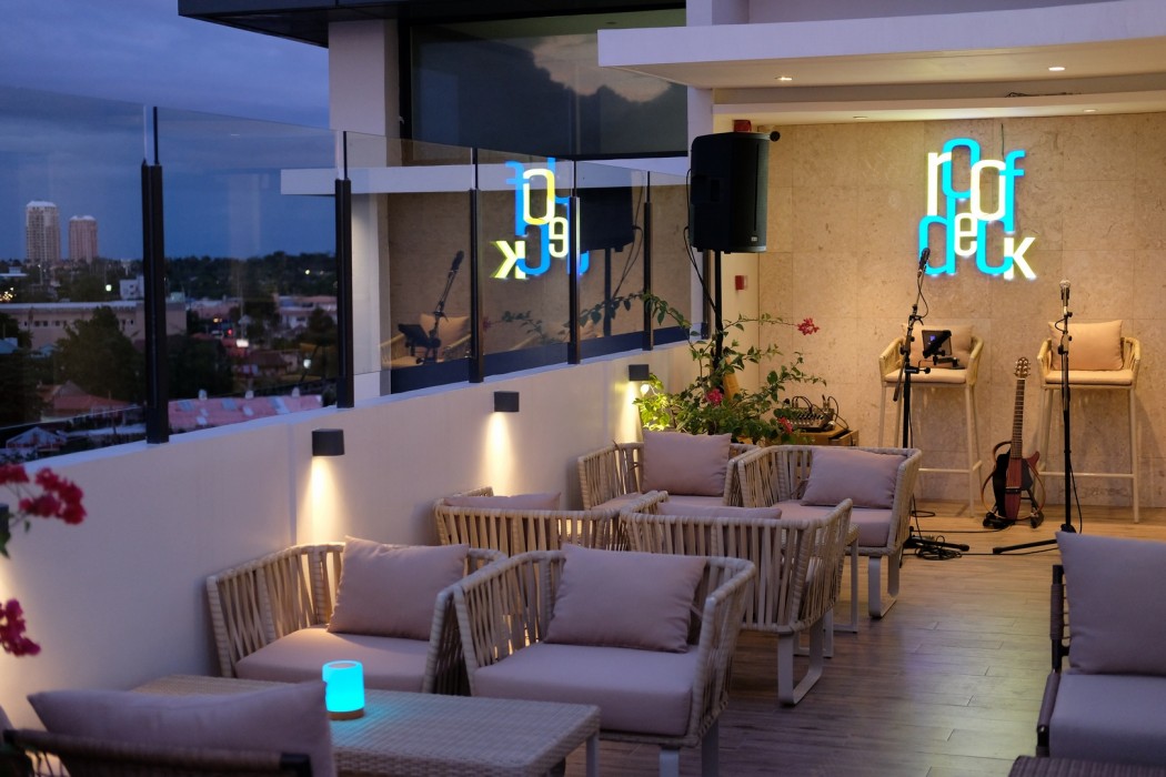 1521 Hotel 27/45