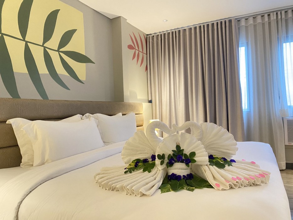 1521 Hotel 11/45