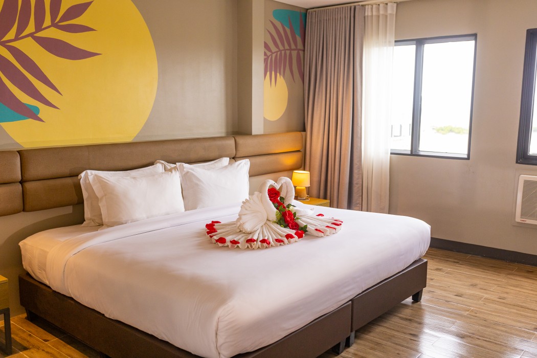 1521 Hotel 18/45