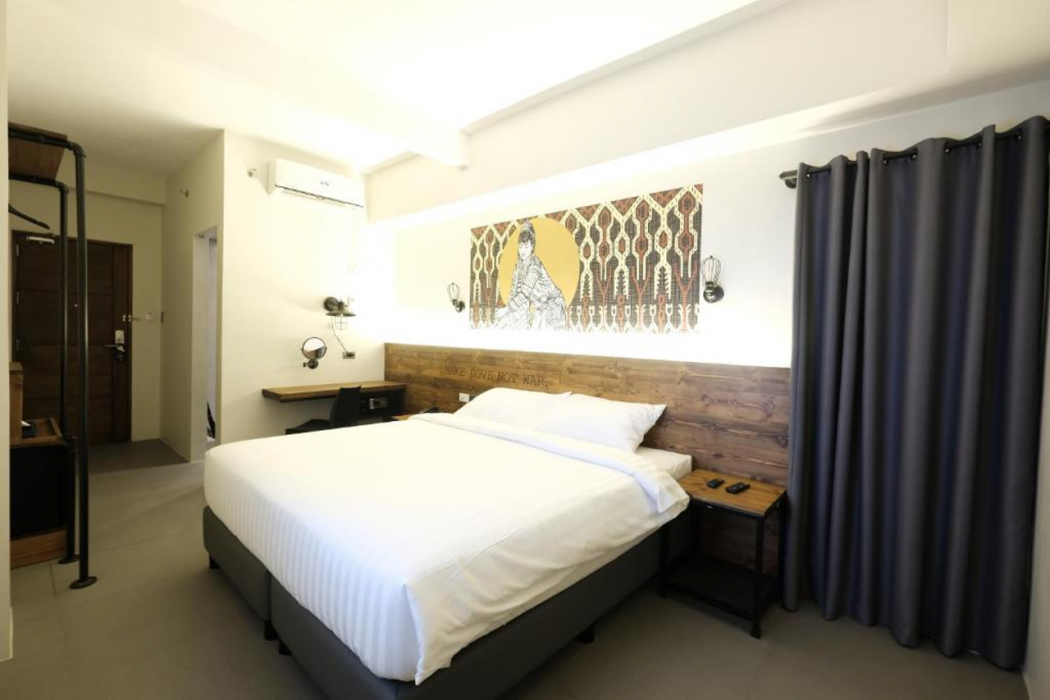 U Hotels Makati 10/56