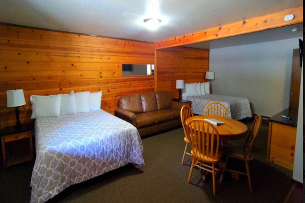 Packwood Inn 11/56