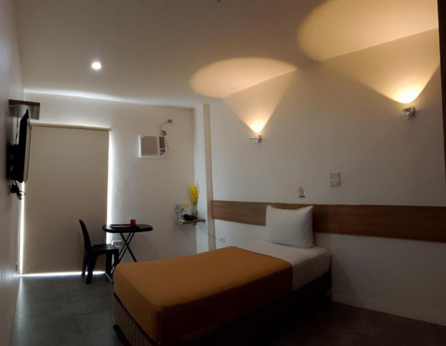 18 Suites Cebu 20/38