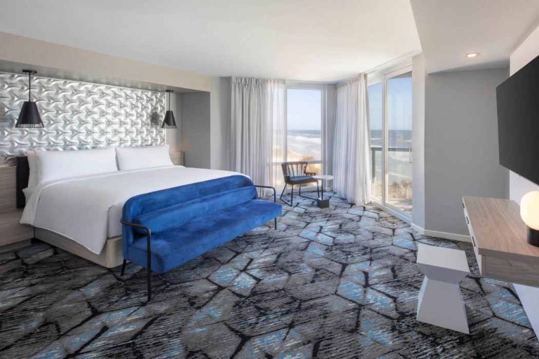 Renaissance Daytona Beach Oceanfront Hotel 15/60