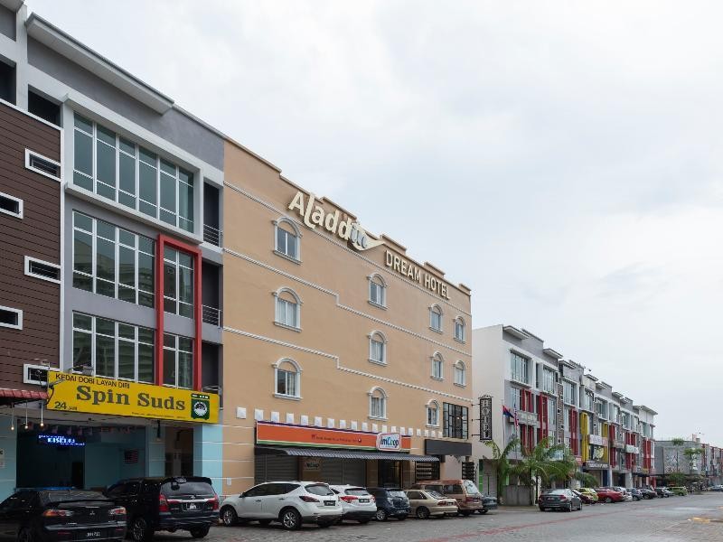 Oyo 517 Aladdin Hotel 78/99