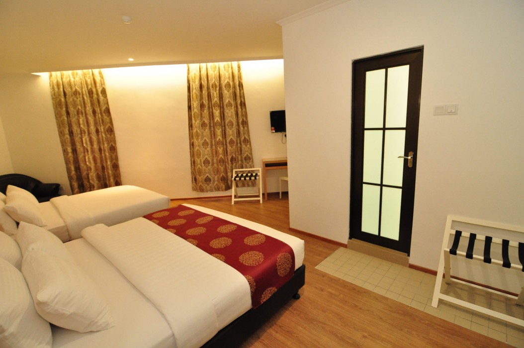 1 Million Hotel 53/75