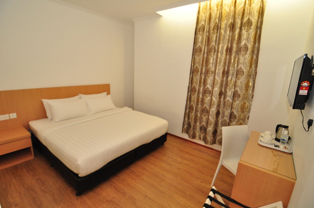 1 Million Hotel 29/75