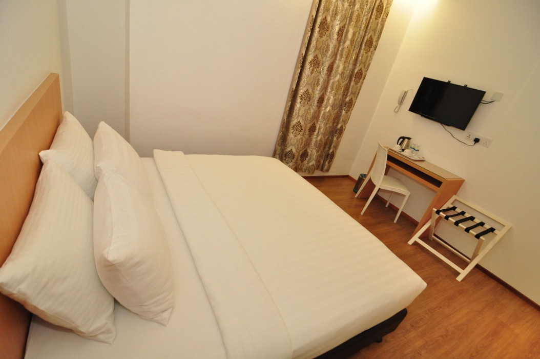 1 Million Hotel 51/75