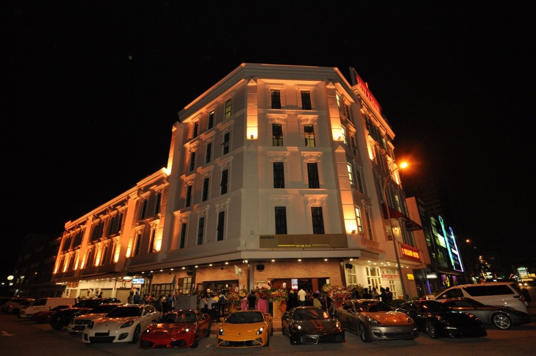1 Million Hotel 45/75