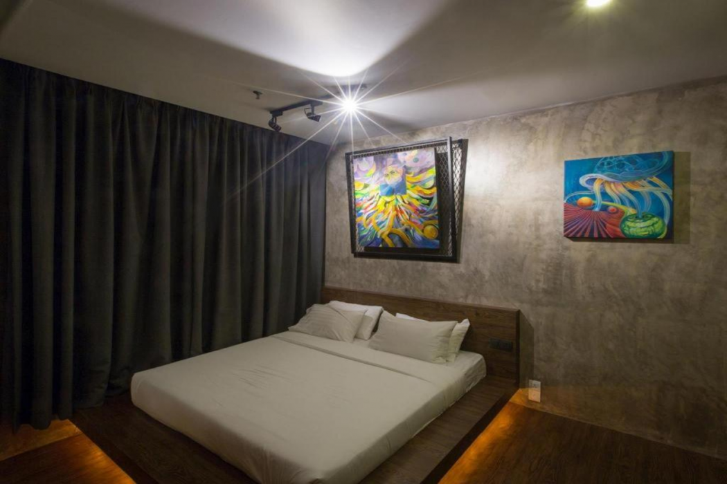 The Hulo Hotel & Gallery 13/59