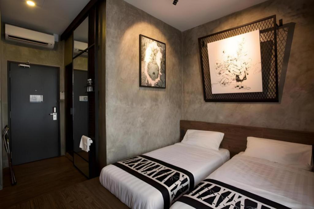 The Hulo Hotel & Gallery 9/59