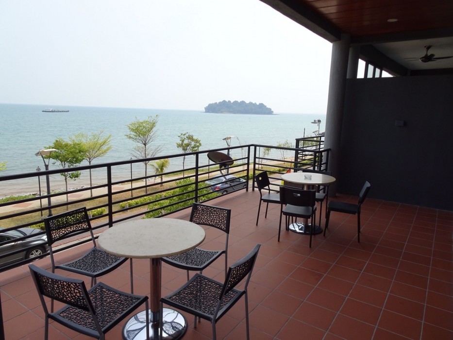 Bayfront Hotel 52/94