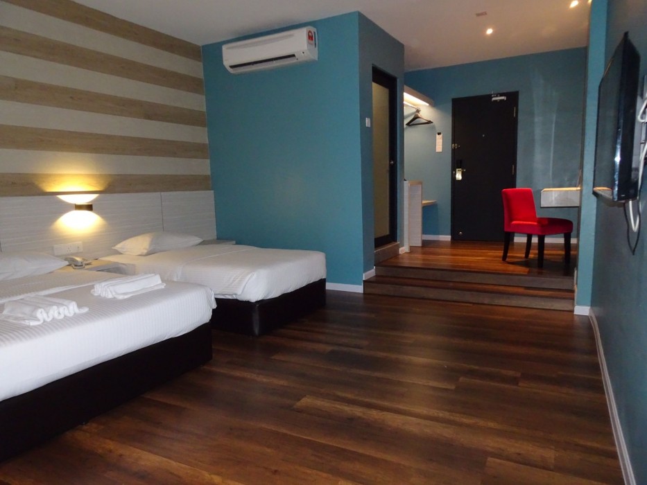 Bayfront Hotel 20/94