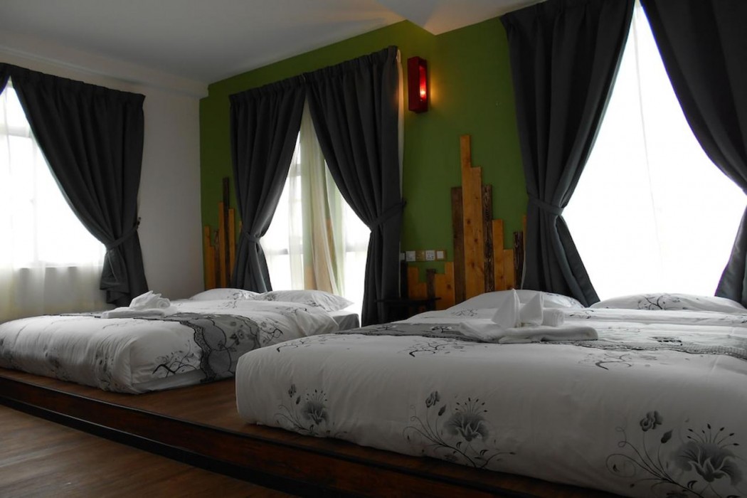 PI Grand Hotel 11/52