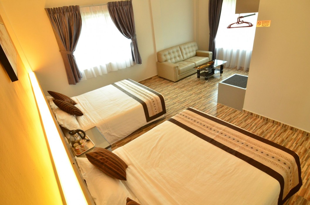 Swing & Pillows at Travelland Hotel, Ipoh 47/99