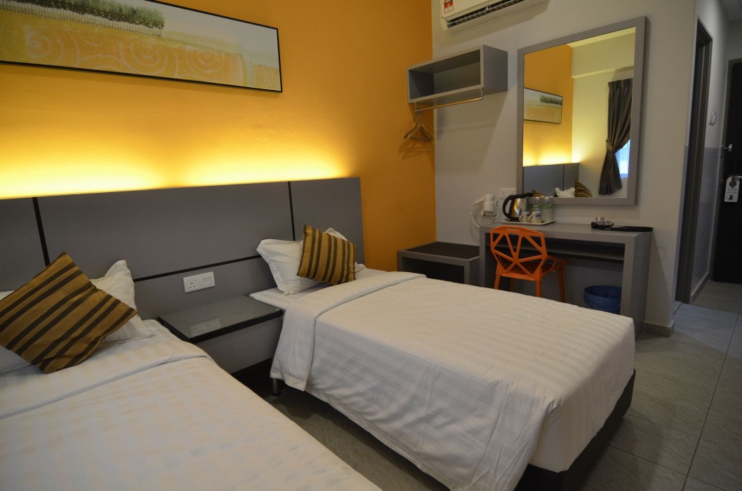 Swing & Pillows at Travelland Hotel, Ipoh 49/99