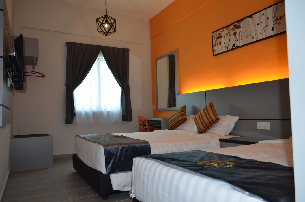 Swing & Pillows at Travelland Hotel, Ipoh 77/99