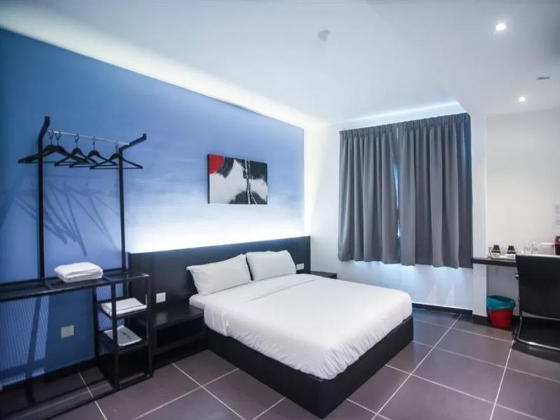 Ink Hotel 21/39