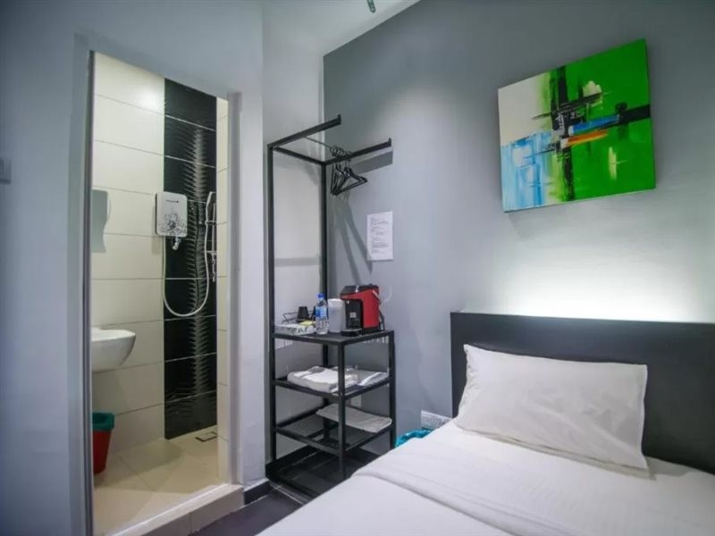 Ink Hotel 19/39