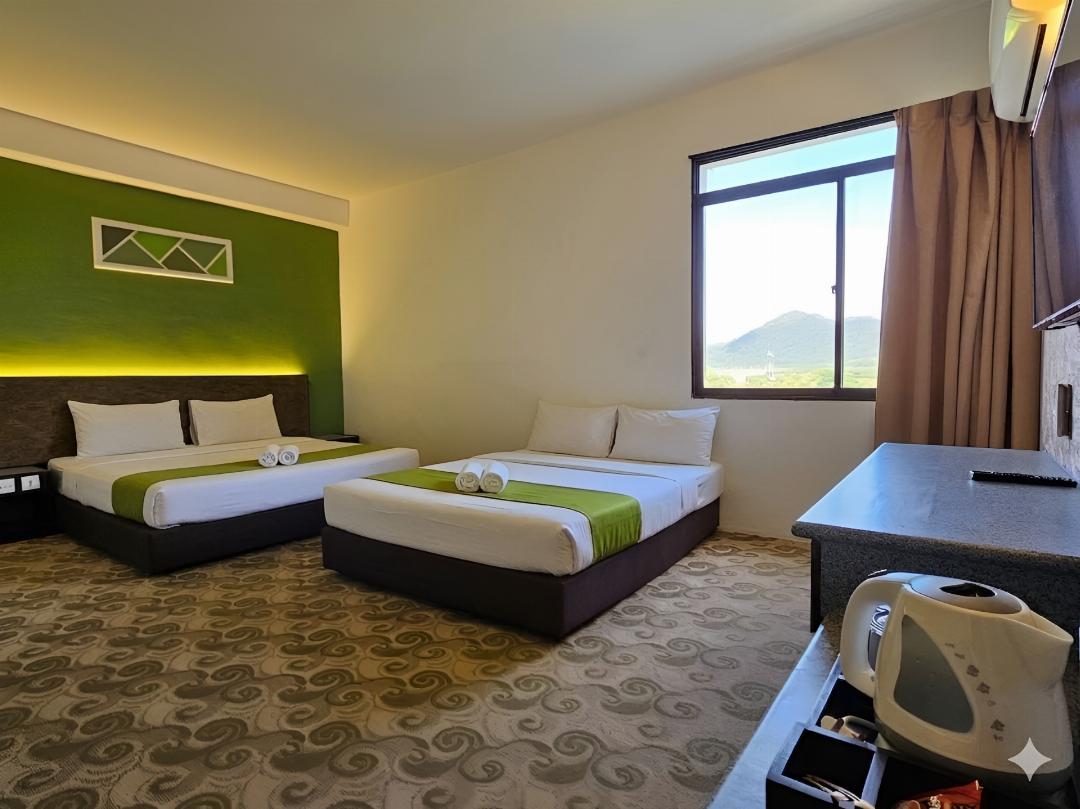 Family Room (1 Queen + 1 King Bed)