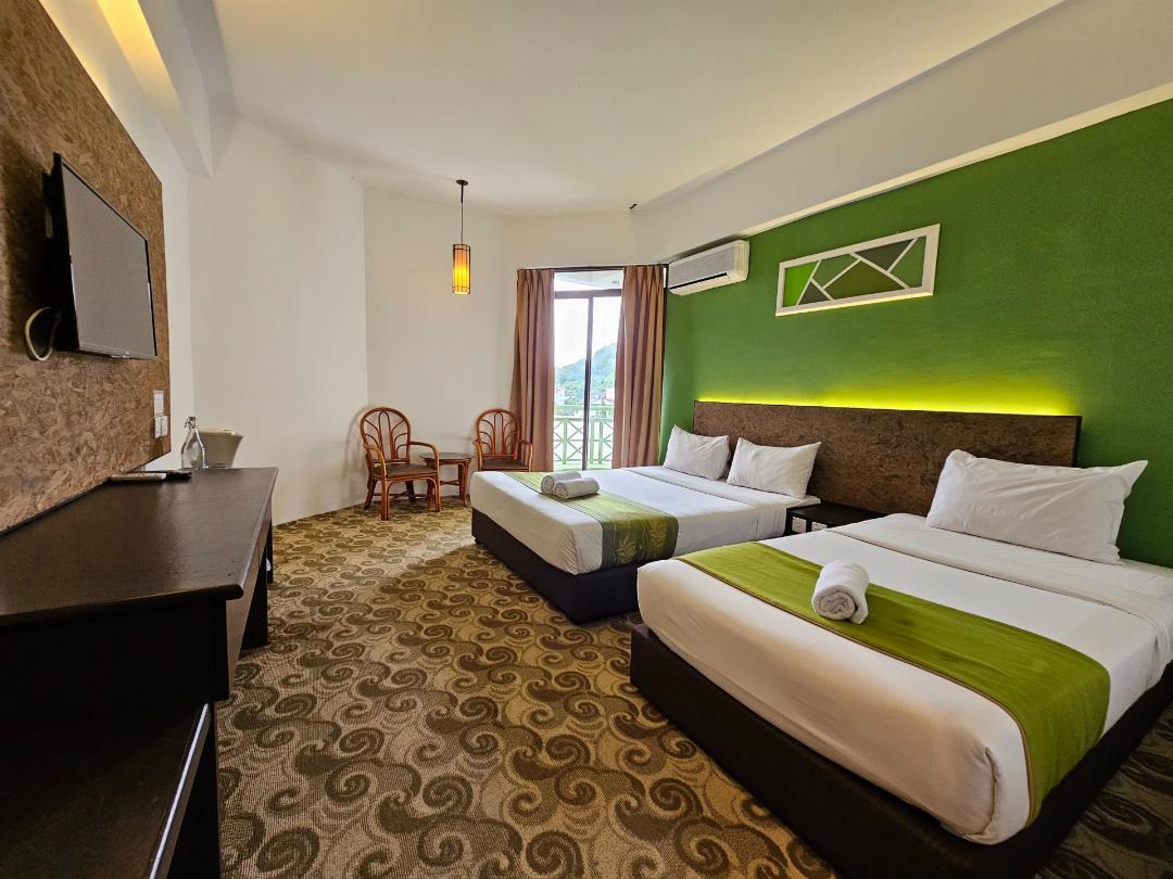 Triple Room (1 Queen + 1 Single Bed)