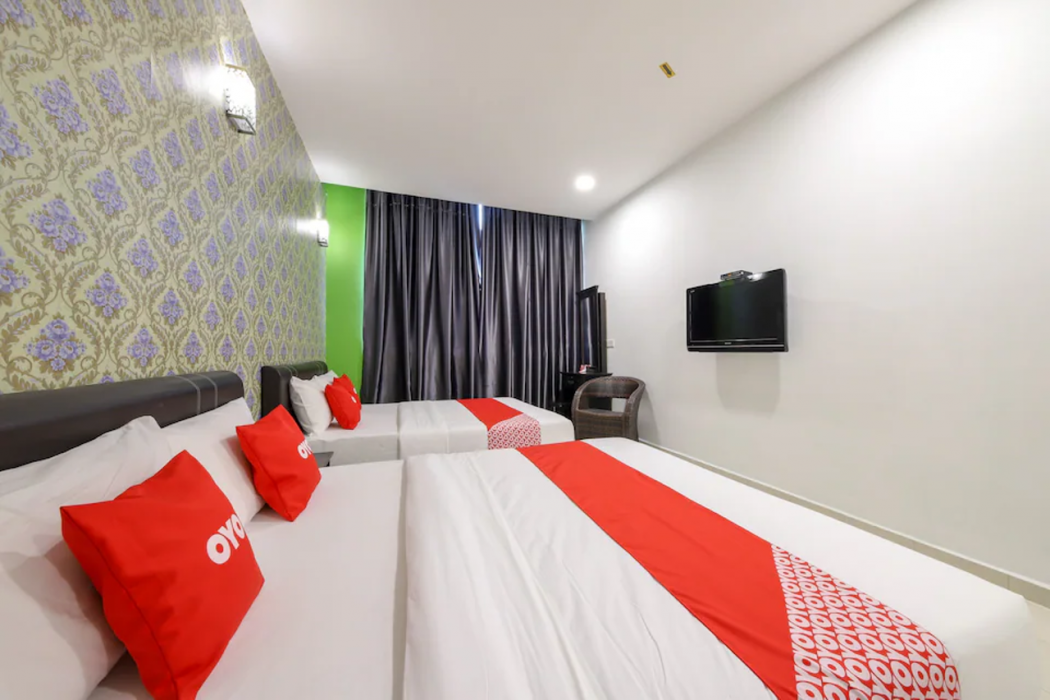 OYO 89497 Dream Nur Hotel 7/32