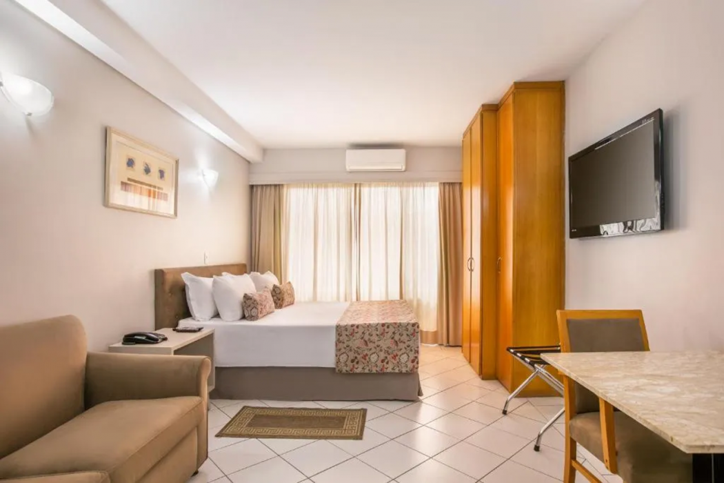 Plaza Inn American Loft 13/32