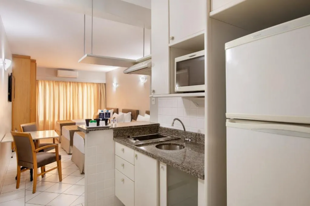 Plaza Inn American Loft 12/32
