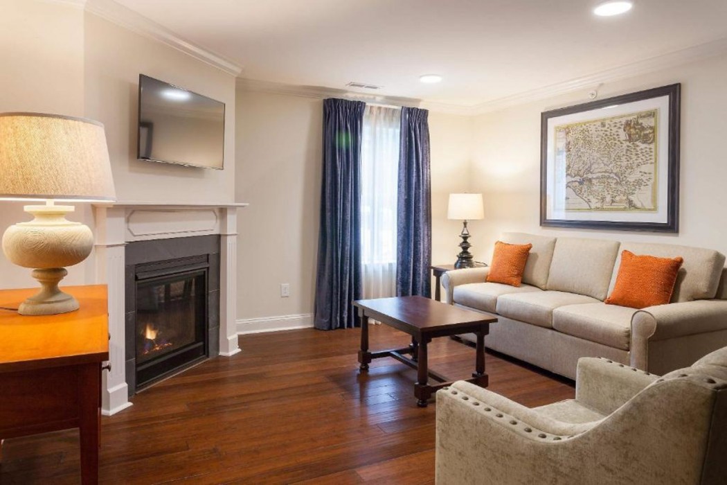 Bluegreen Vacations Patrick Henry Square, an Ascend Collection Resort 5/25