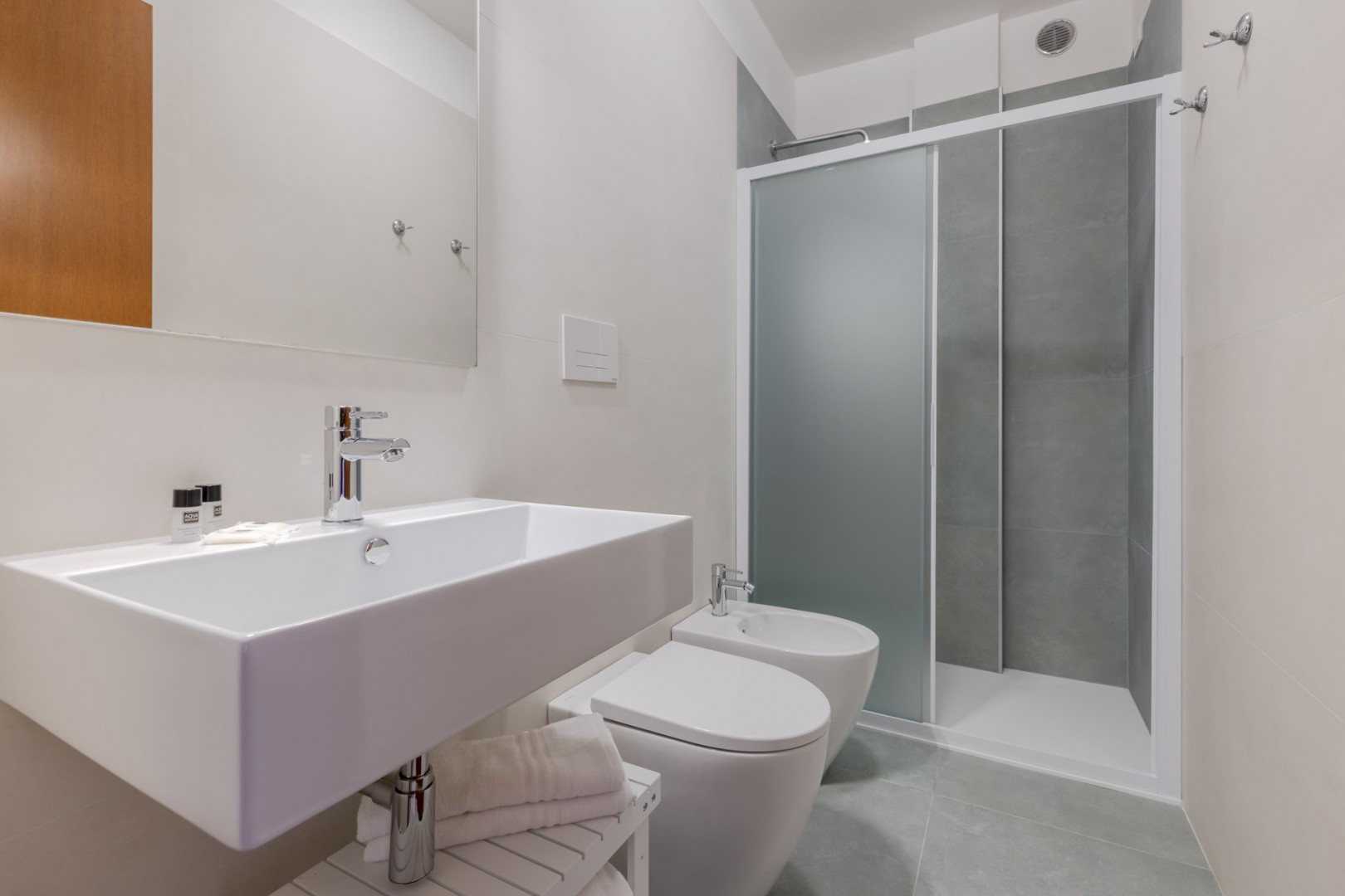 Superior bath room